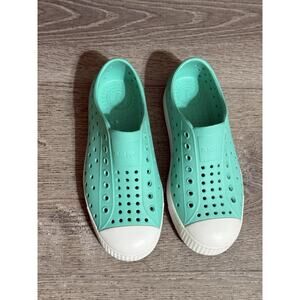 Native Jefferson Hydrangea Blue Slip On Shoes Girls 1 - J1 EUC